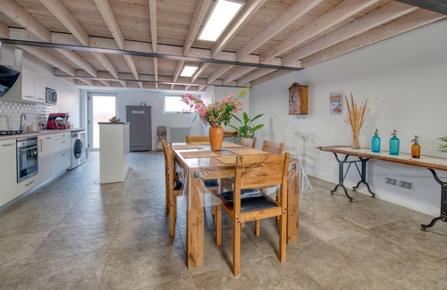 Caraman Casa | Casa de Huéspedes 'Domaine En Castanet' con Piscina Compartida, Jardín Privado y Wi-Fi
