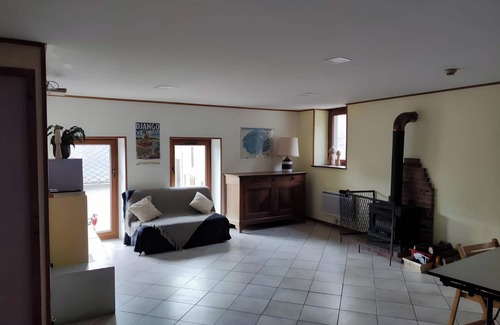 Saint-Jean-de-Vaulx Casa | Guest House 'Chambre 6' with Shared Terrace, Private Garden and Wi-Fi