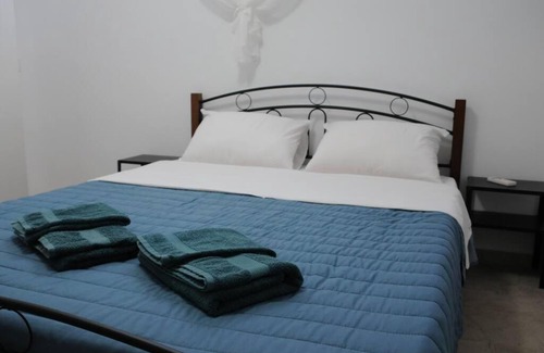 Loutraki Casa | Guest House