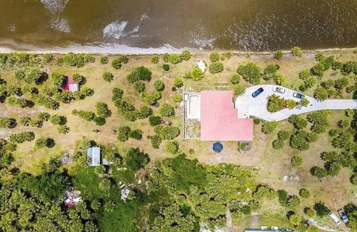 Rural Estates Cabina | Guest house in Everglades estates by the water