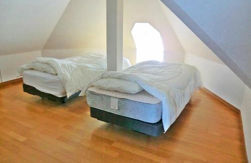 Asahikawa Casa | Guest House Ito3F 屋根裏部屋丘の上白亜の洋館風別荘静かな小さなお宿1名から3名