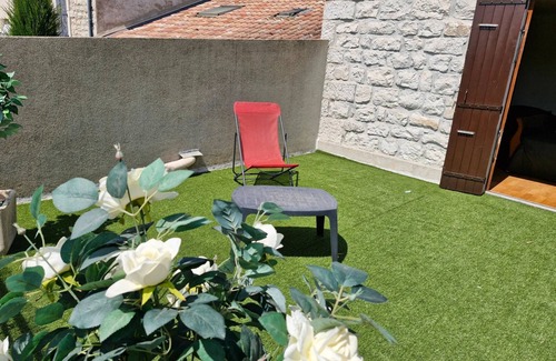 Ruoms Casa | Guest House - 'Nature D'Art' with Private Pool, Private Terrace and Wi-Fi