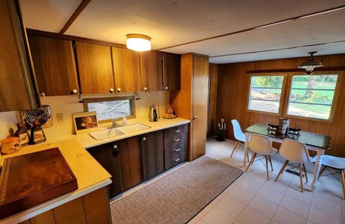 Eatonville Casa | Guest house near Mt Rainier w/ private fire pit area & BBQ