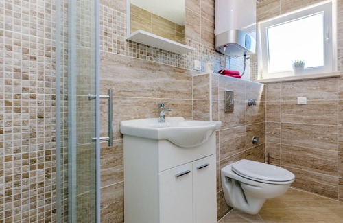 Montovjerna Casa | Guest House Nikolina