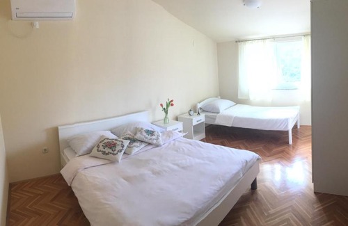 Trn Casa | Guest house Pezer