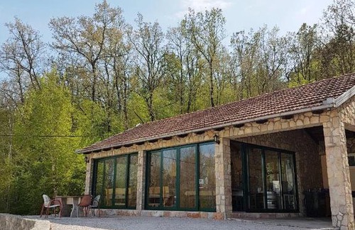 Trn Casa | Guest house Pezer