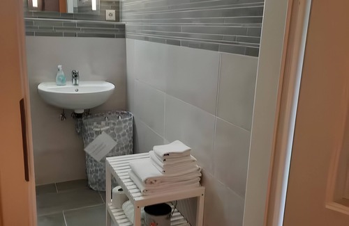 Striesen Casa | Guest House 'Romantikzimmer in Striesen' with Shared Terrace, Shared Garden and Wi-Fi