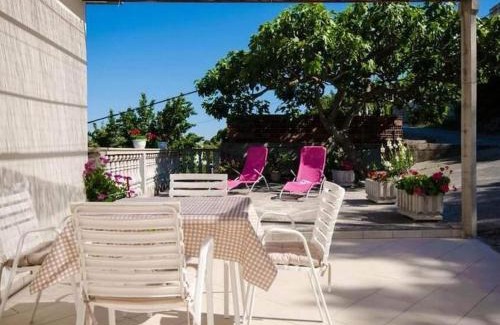 Molunat Apartamento | Guest House Rooms Rose - Romantic Double Room with Balcony and Sea View No 1
