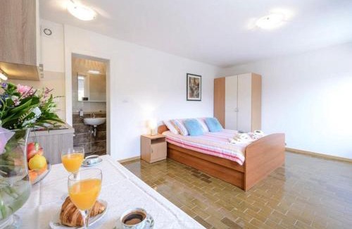 Molunat Apartamento | Guest House Rooms Rose - Studio with Terrace