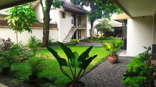 Surakarta Casa | Guest House Rumah Teras