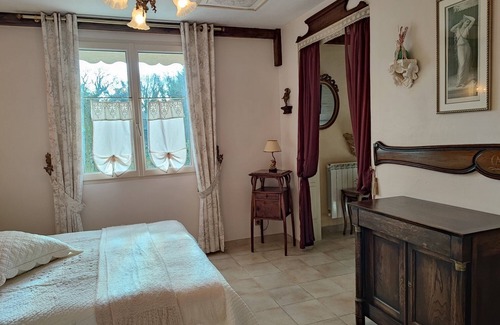 Pont-Melvez Cama Y Desayuno | Casa de huéspedes 'Suite Supérieur' con terraza privada, jardín compartido y Wi-Fi