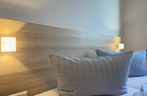 Pasewalk Cama Y Desayuno | Guest house vacation apartment - Guest house 109 - Lokschuppen Pasewalk- Guest houses with