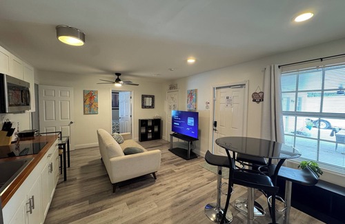 Mangonia Park Casa | Guest house West Palm Beach 1br/1 bath