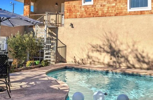 West University Apartamento | Guest House with 2 bedrooms, 1 bath, private garage - walking distance from UofA