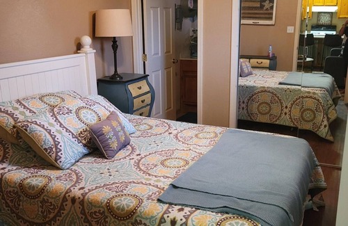 San Tan Valley Otro | Guest House with horse privilege's, in the country & beautiful neighborhood.