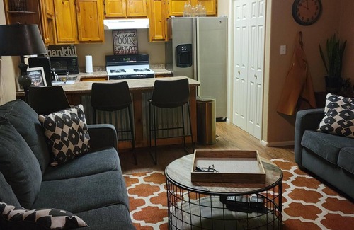 San Tan Valley Otro | Guest House with horse privilege's, in the country & beautiful neighborhood.