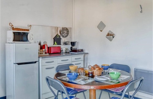 Noyant-Villages Casa | Guest house with swimming pool