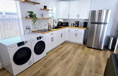 Port Saint Lucie Apartamento | Guest house with king bed, sofa bed, laundry inside, sleep 4, totally private.
