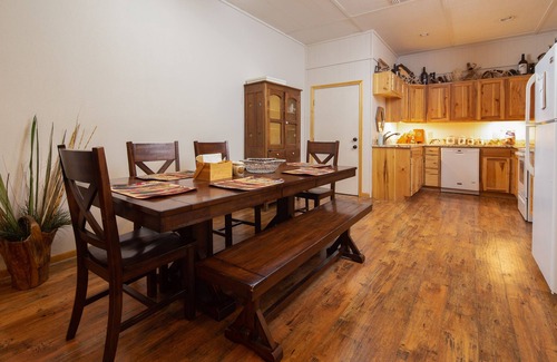 Junction Casa | Guest Lodge on the Johnson Fork of the Llano River