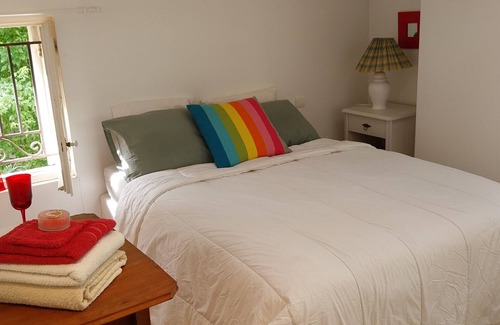 Saint-Andre-de-Cubzac Cama Y Desayuno | Casa de huéspedes «La Lagune» con terraza compartida, jardín privado y Wi-Fi