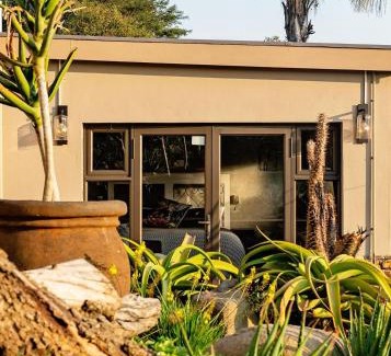 Piet Retief Apartamento | Guest Room at Joubert