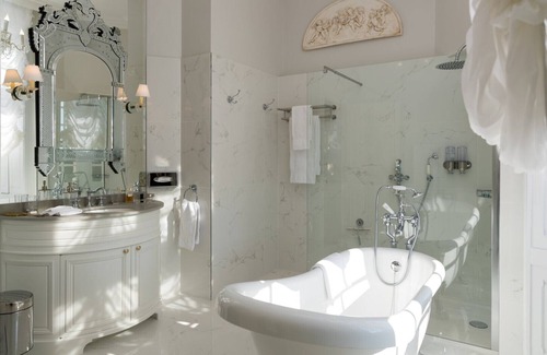Azay-sur-Cher Cama Y Desayuno | Casa de huéspedes 'Chambre D'hôtes Bleue' con Wi-Fi y aire acondicionado