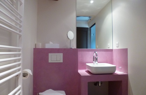 Beaumont-sur-Grosne Cama Y Desayuno | Casa de huéspedes «Chambre Chocolat» con piscina compartida, terraza compartida y Wi-Fi