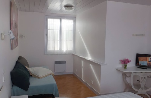 Ars-en-Re Cama Y Desayuno | Habitación de huéspedes Heraudeau 1 - con jardín común y aire acondicionado