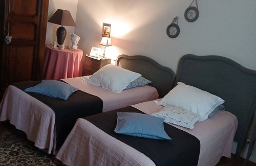 Saint-Aignan Cama Y Desayuno | Casa de huéspedes 'Hortensia 4p' con jardín común y Wi-Fi