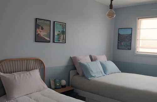 Pornic Cama Y Desayuno | Habitaciones de huéspedes 'Bains de Mer' con jardín común, balcón y Wi-Fi