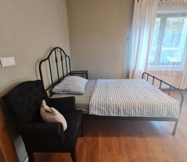 Tuchomerice Apartamento | Guest Rooms in Private Home by Airport, Shared Bath, Non-Smoking, Contactless Check-in, No Staff, Quiet Stay, Short Stay