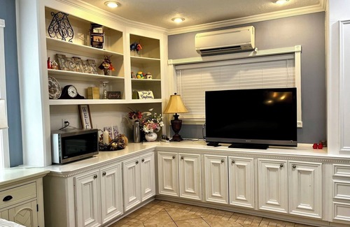 Katy Casa | Guest suite B - 1.2 mile to Katy Mills!