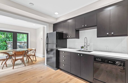 Chapel Hill Casa | Guest Suite by UNC w/ King Suite, Full Kitchen, Work Desk
