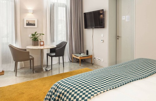 Lordelo do Ouro e Massarelos Casa | Guest Suite in Porto. The best of a hotel in a private home!