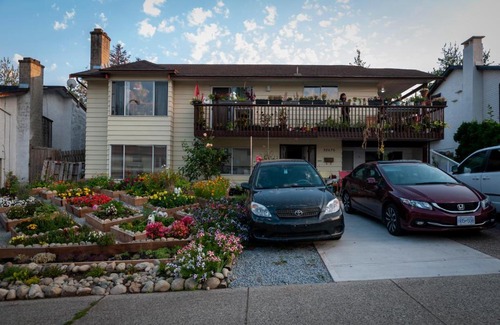Abbotsford Casa | Guest Suite Private Retreat for 2 Guests With AC - 4 Units Available