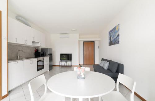 Bruzzano Apartamento | GuestHost - Bright Apartment with garden