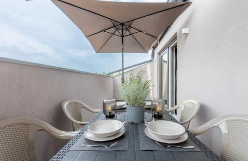 Ferrara Apartamento | GuestHost - Le Agavi - Apt X9 with Garage & Terrace