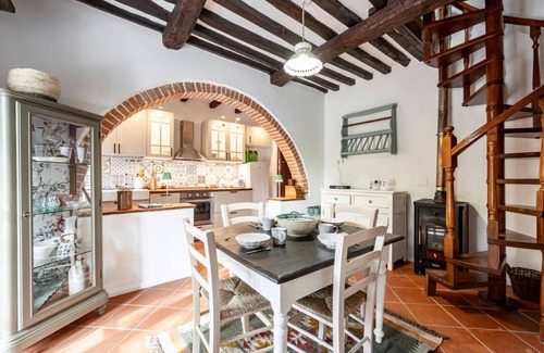 Ortonovo Apartamento | GuestHost - The House of Five Moons-Quiet Escape