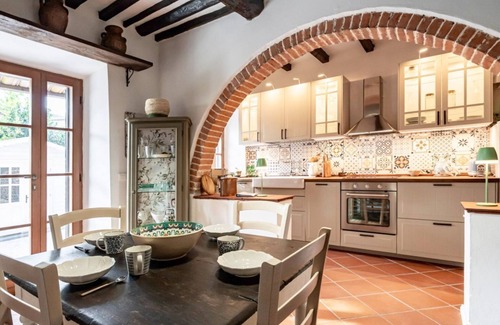 Ortonovo Apartamento | GuestHost - The House of Five Moons-Quiet Escape