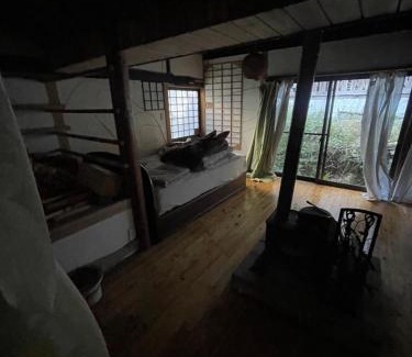 Aki Ward Casa | guesthouse 古民家の宿屋千鶴 1階2号室部屋貸し
