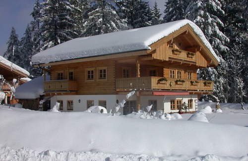 Neuhaus Apartamento | Guesthouse Ankelspitz - apartment in the basement