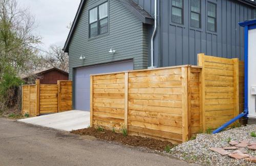Clayton Casa | Guesthouse By Schafer Park W Patio