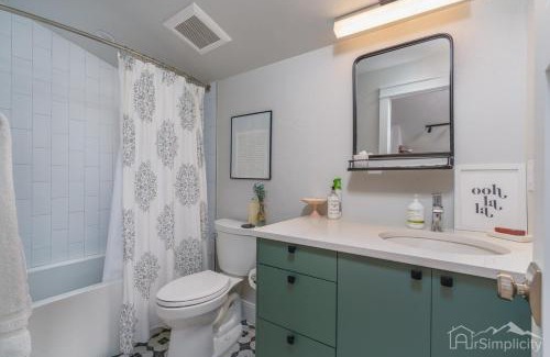 Clayton Casa | Guesthouse By Schafer Park W Patio