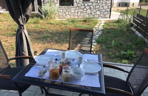 Jezerce Casa | Guesthouse Family Bosnic
