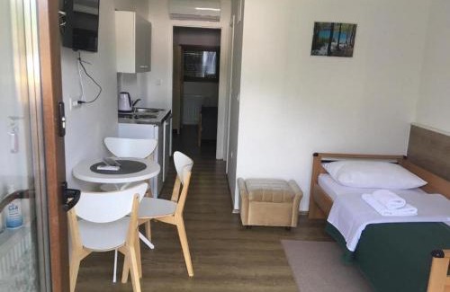 Jezerce Casa | Guesthouse Family Bosnic