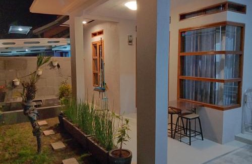 Cilimus Casa | Guesthouse - Lubna Homestay