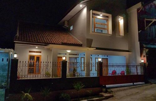 Cilimus Casa | Guesthouse - Lubna Homestay