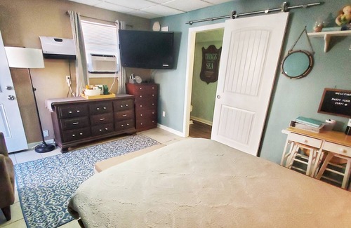Northwest Pensacola Cabaña | Guesthouse -Pet Friendly, Heated Pool, Hot Tub, Fenced Yard