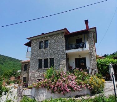 Pezoula Casa | Guesthouse Petrino