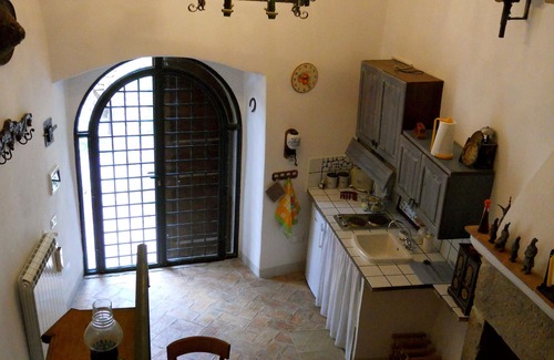 Precetto Casa | Casa de huéspedes Runcini granja de 3 dormitorios en pueblo medieval con vistas